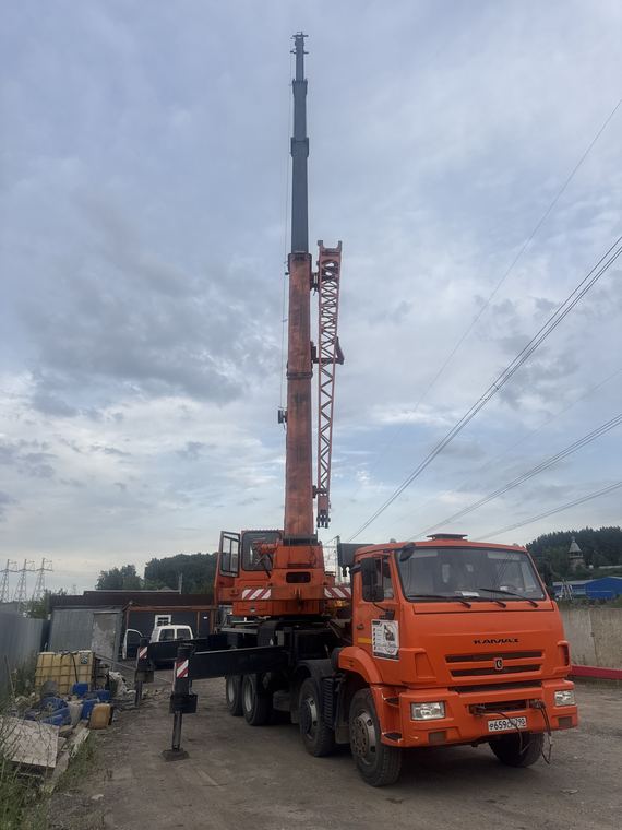 Автокран на выносных опорах